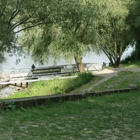 Git'appart Au Bord De Loire Lägenhet *